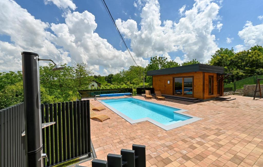 Awesome Home In Vinogradi Ludbreski — photo 1