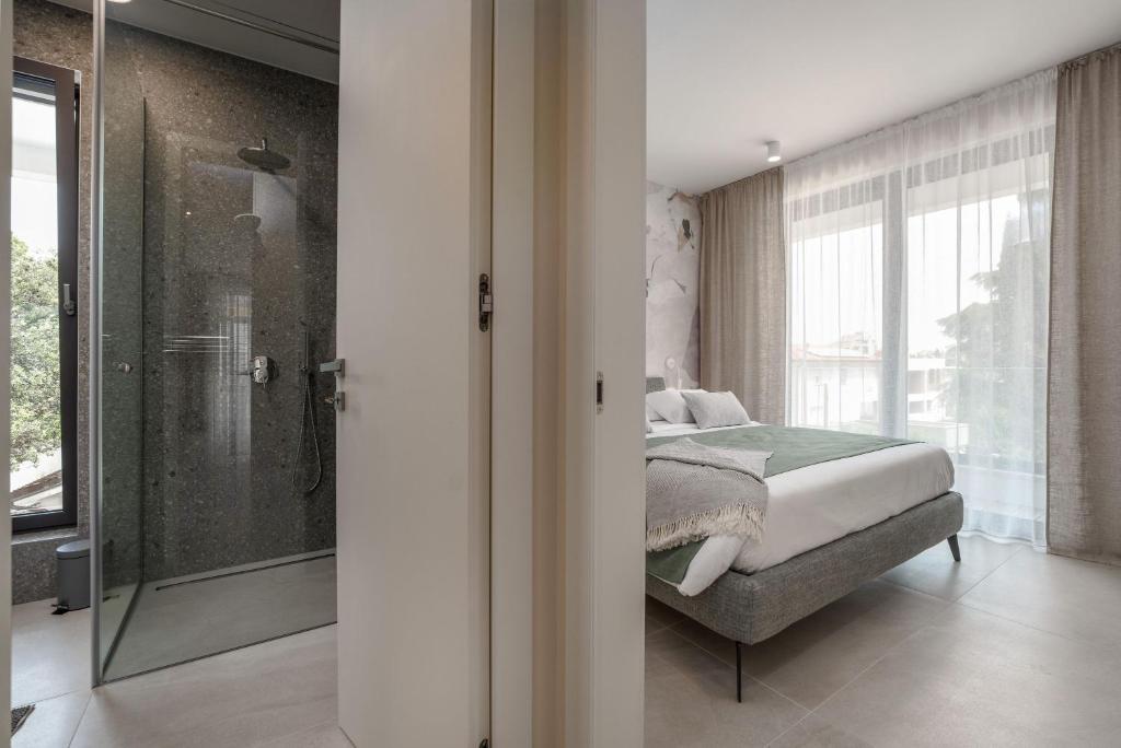 The Q Bliss - your new 4-star hideaway with a garage photo 3