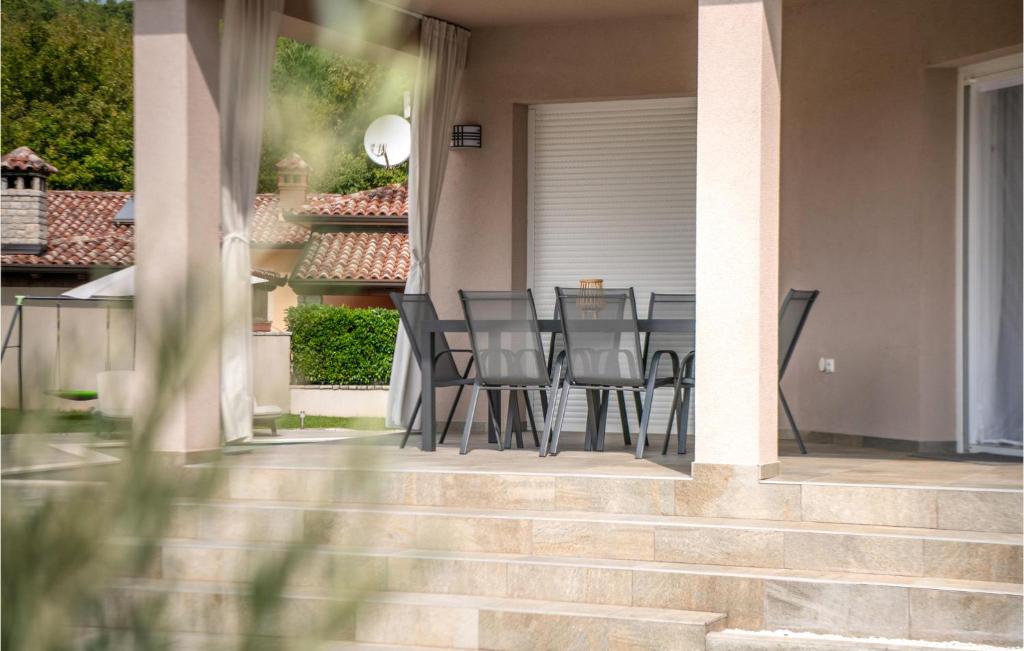 3 Bedroom Nice Home In Labin photo 2