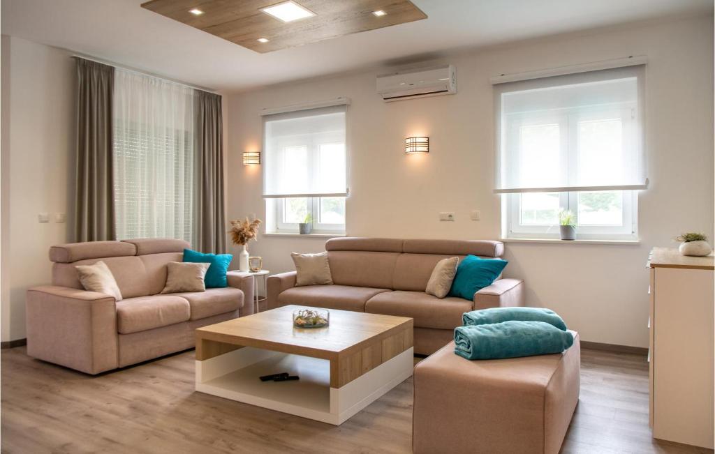 3 Bedroom Nice Home In Labin photo 3