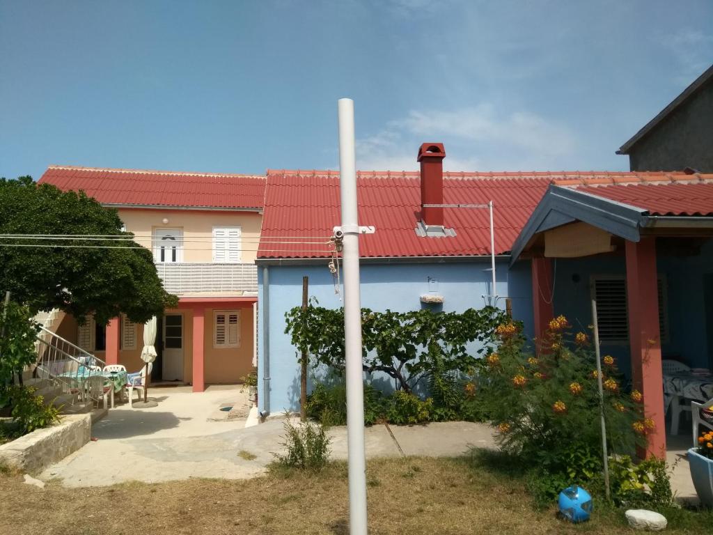 Apartments by the sea Razanac — photo 1