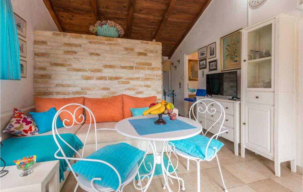 Gorgeous Apartment In Sukosan With Wifi photo 2