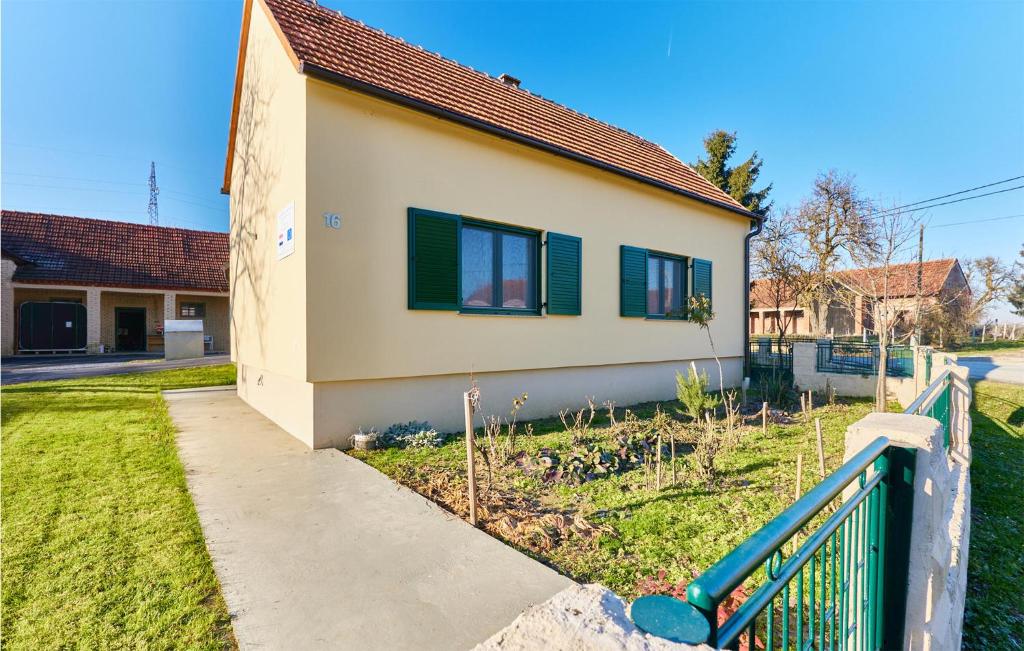 Awesome Home In Ivanska photo 2