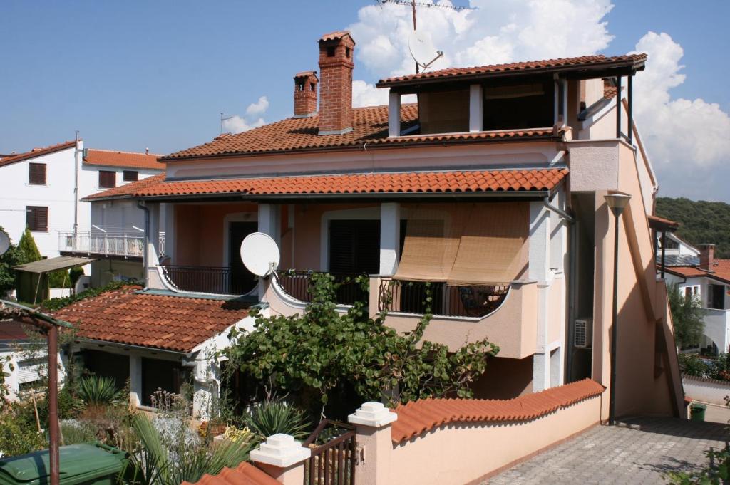 Apartments with WiFi Vrsar — photo 1