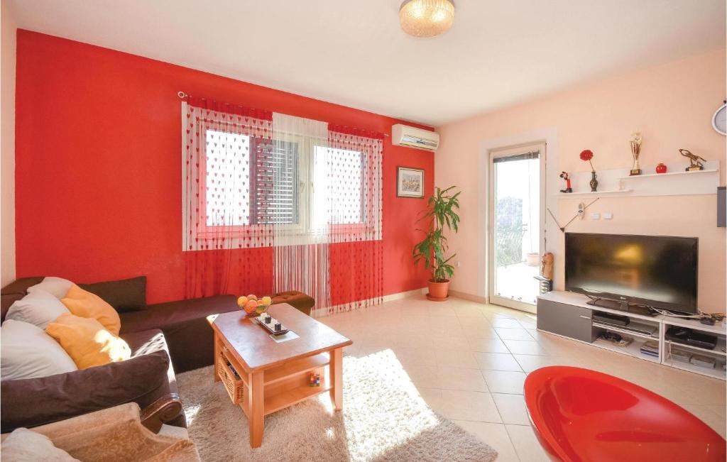 Two-Bedroom Apartment In Mravince photo 2