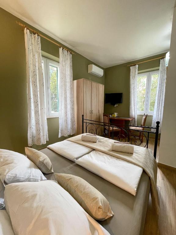 Rooms Lucia photo 2