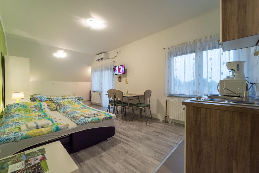Studio Apartments Ante photo 2