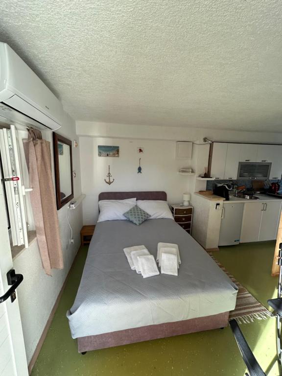 Trogir Čiovo nice studio apartment near the sea in Okrug photo 2