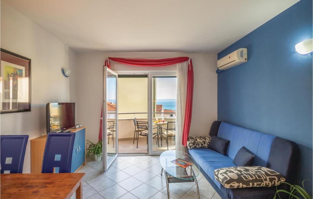 Two-Bedroom Apartment In Makarska photo 2