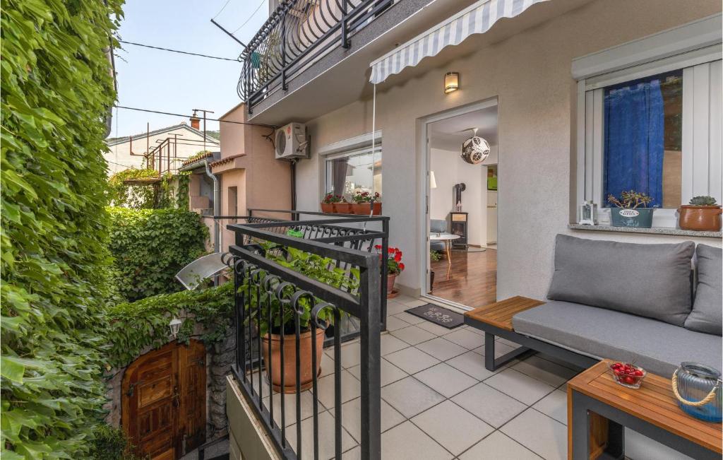 2 Bedroom Awesome Apartment In Selce — photo 1