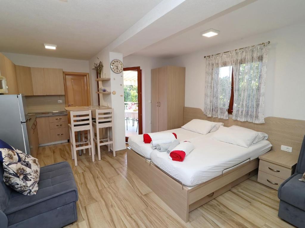 Seaside Apartments Hrka - Studio Apartment with Terrace and Sea View 3 photo 2
