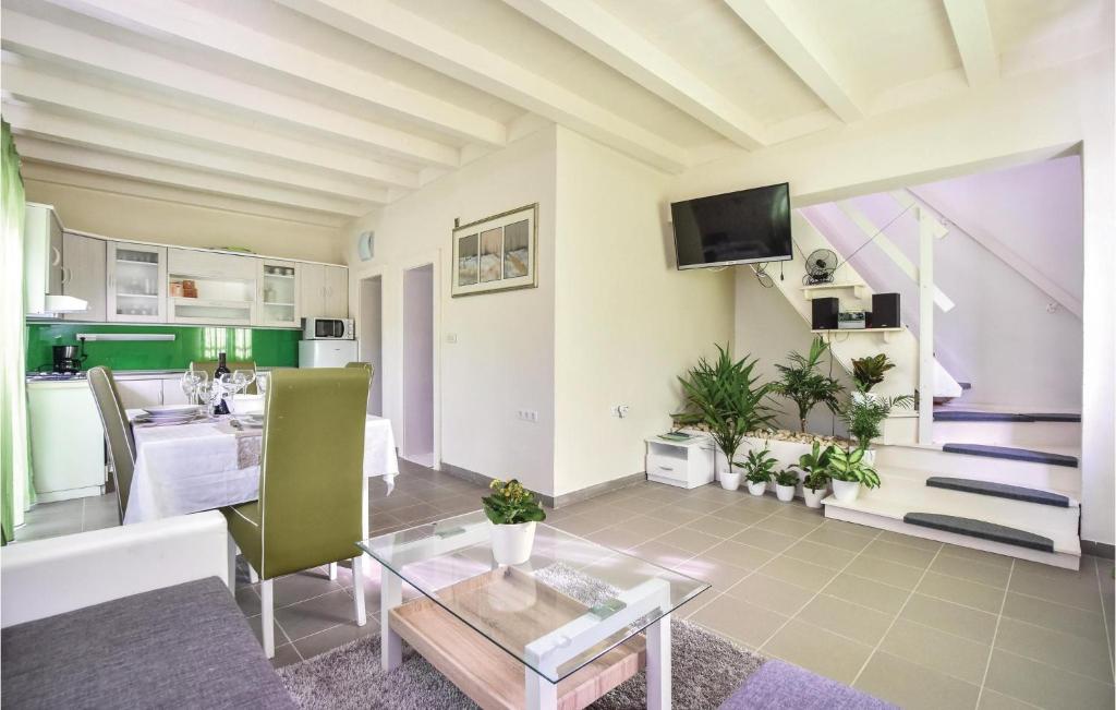 Three-Bedroom Holiday Home In Slime photo 2