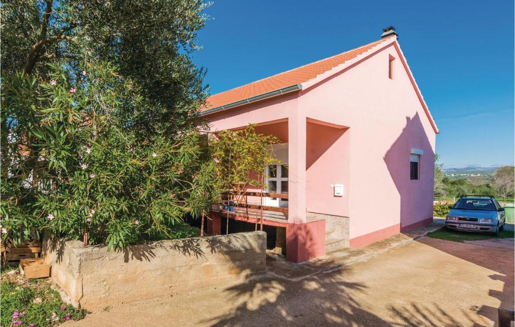 Three-Bedroom Holiday Home In Sikovo photo 3