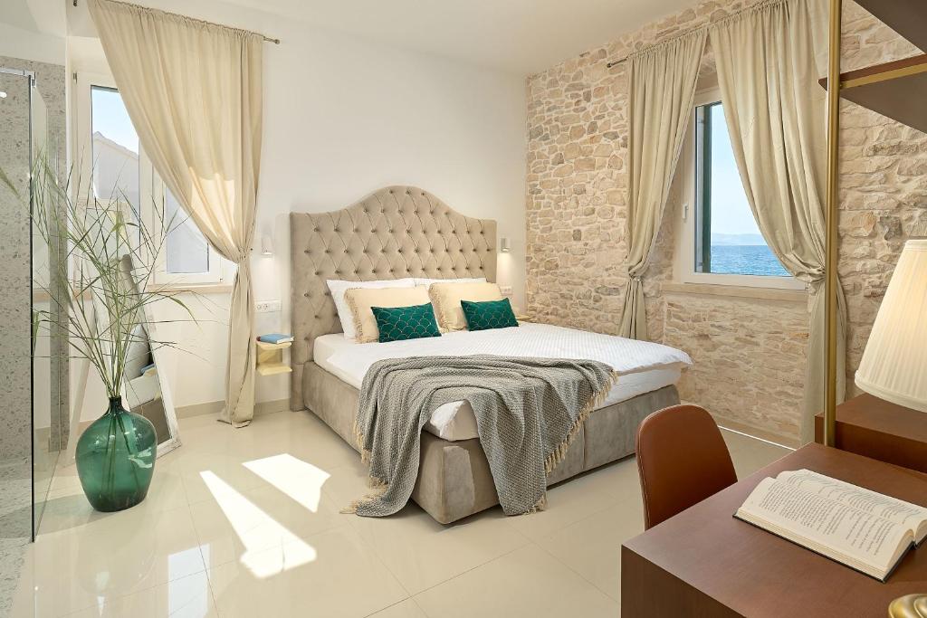 Seafront North House photo 2