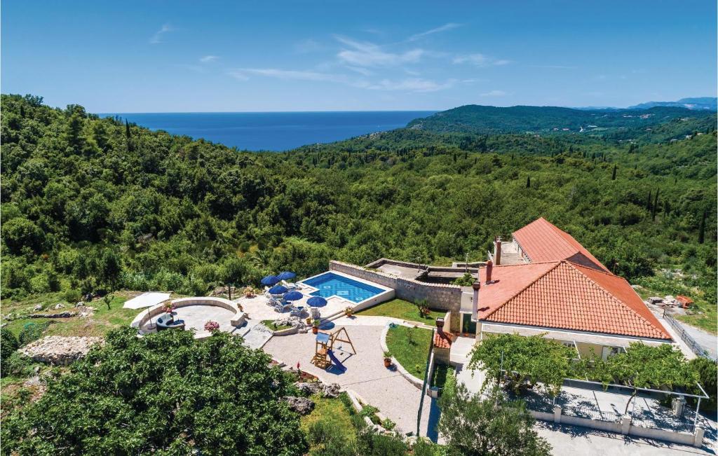 Three-Bedroom Holiday Home In Radovcici — photo 1