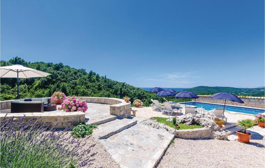 Three-Bedroom Holiday Home In Radovcici photo 3