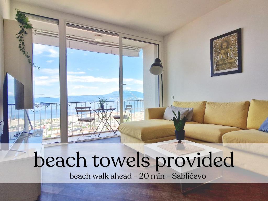 Sea view apartment with free parking photo 2