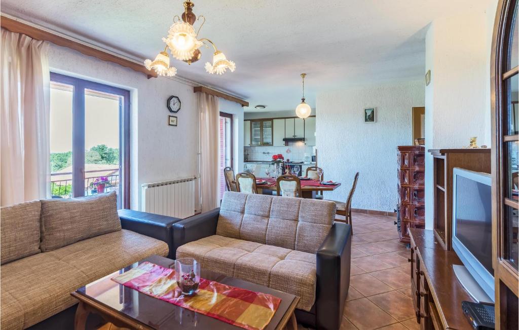 Three-Bedroom Apartment In Vodnjan photo 3