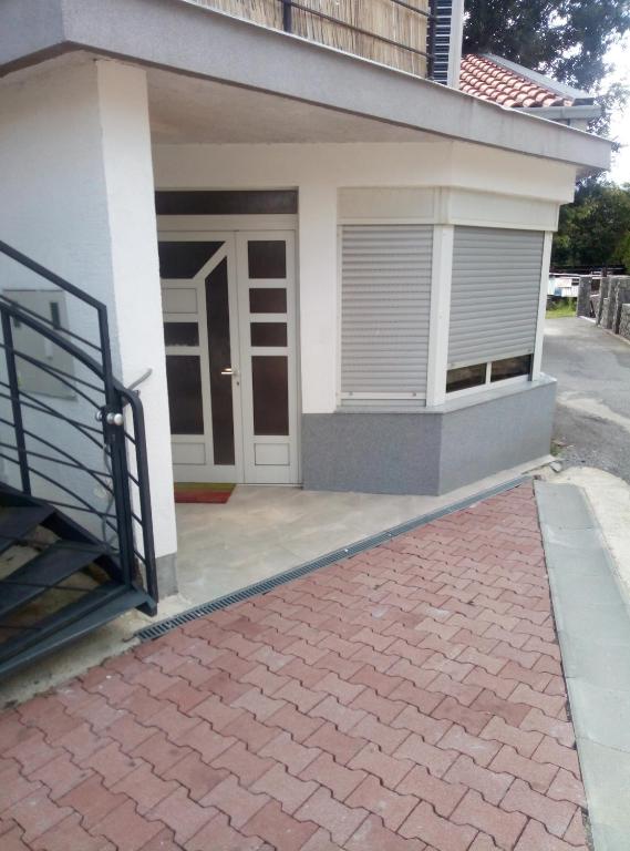 Apartments with parking space Jusici — photo 1