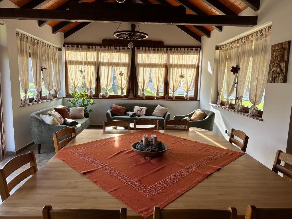 Ruralna kuca 'Villa Zagorka' za odmor sa bazenom i bočalištem photo 3