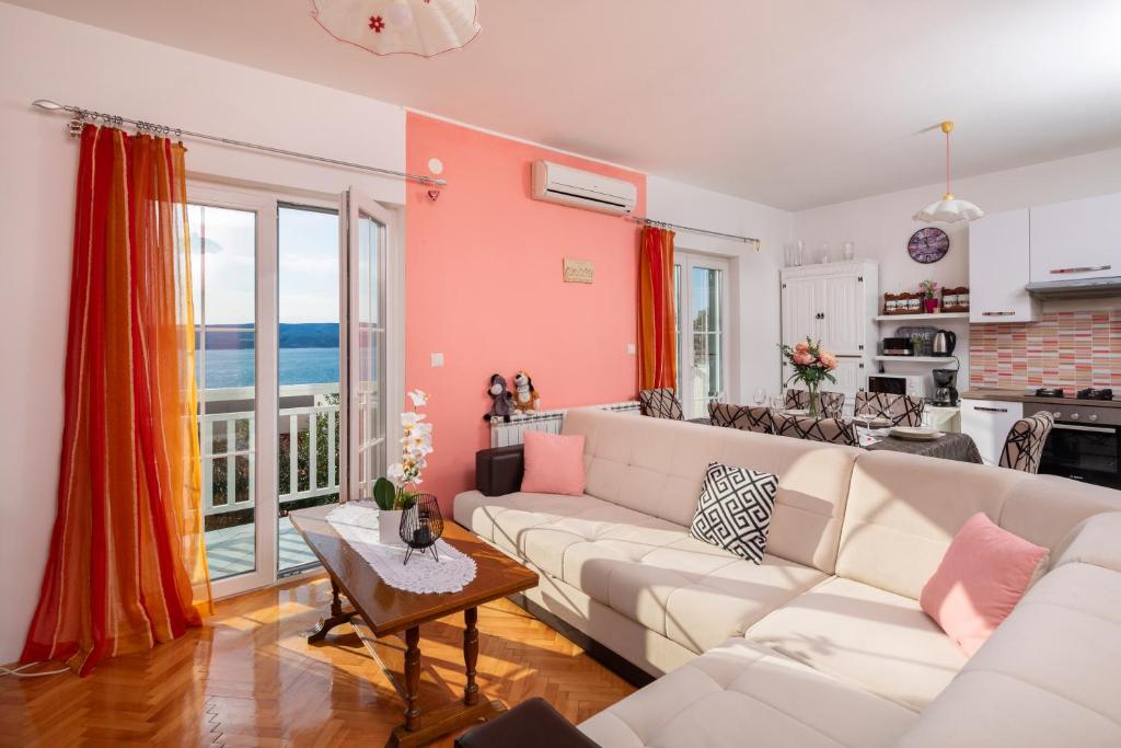 Sun Blue Apartment — photo 1