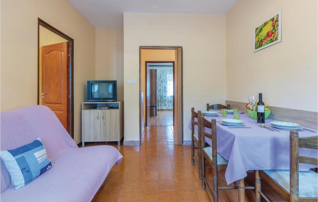 Two-Bedroom Apartment In Fazana photo 2