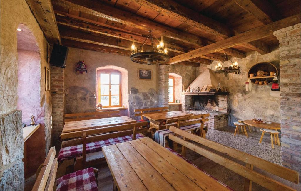 Three-Bedroom Holiday Home In Lecevica photo 3