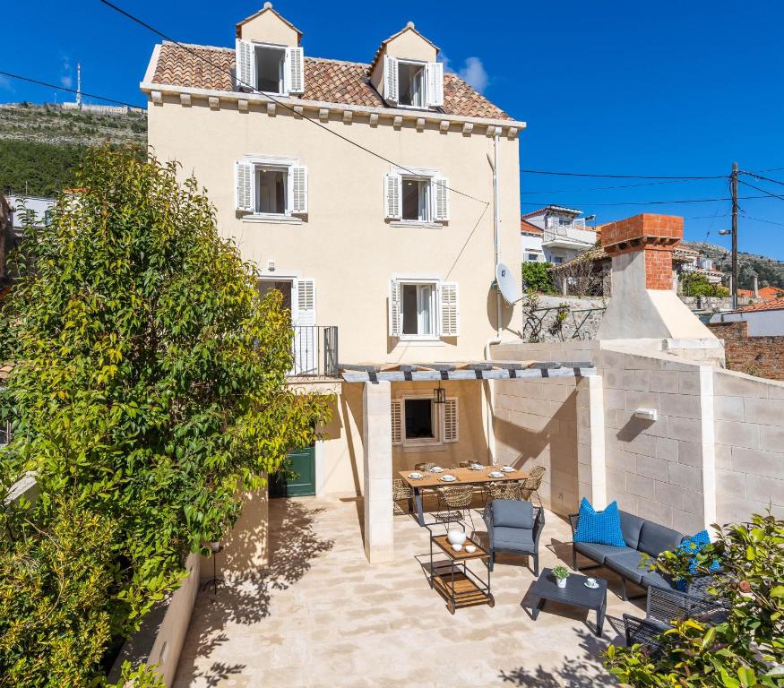 Stunning holiday house in the Old town by Irundo — photo 1