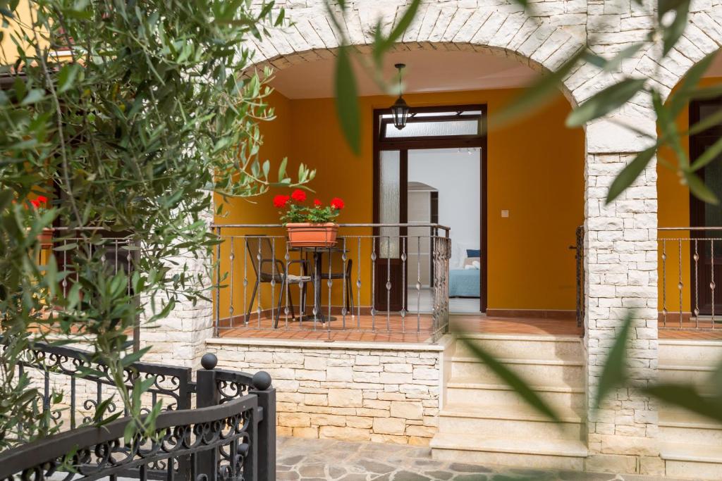 Studio Apartments Pinia-Marina — photo 1
