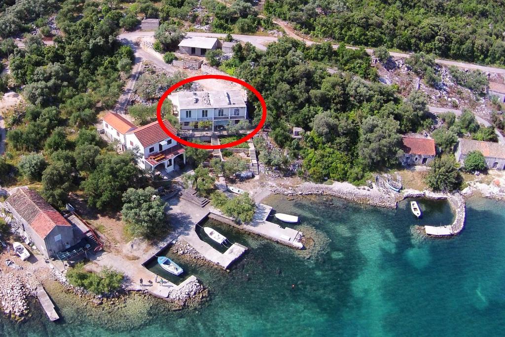 Apartments by the sea Zuronja — photo 1