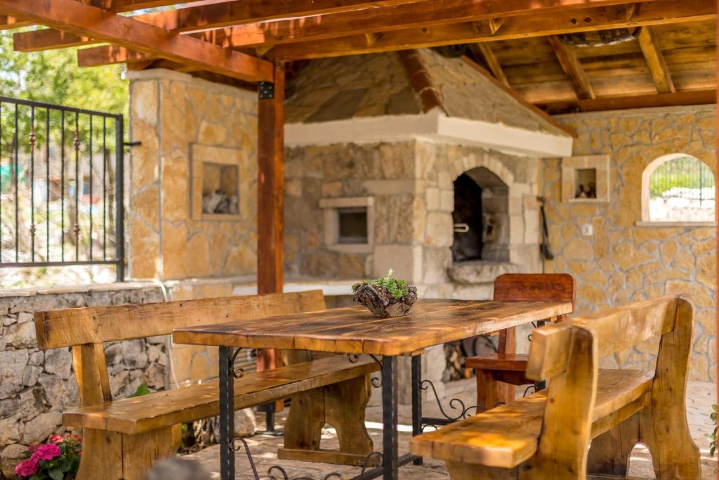 Villa Podrugovi Dvori with pool photo 3