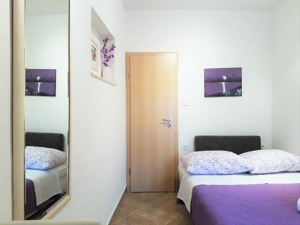 Room Ivana with private bathroom - Center of Split photo 2