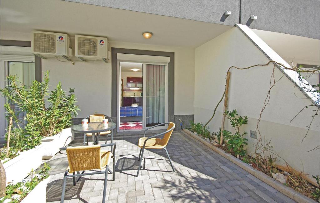Studio Apartment In Makarska photo 2