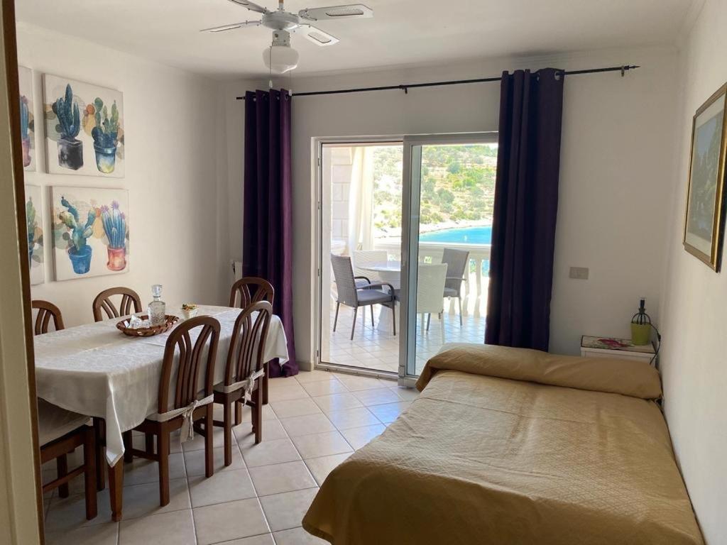 Apartments by the sea Cove Mikulina Luka photo 2