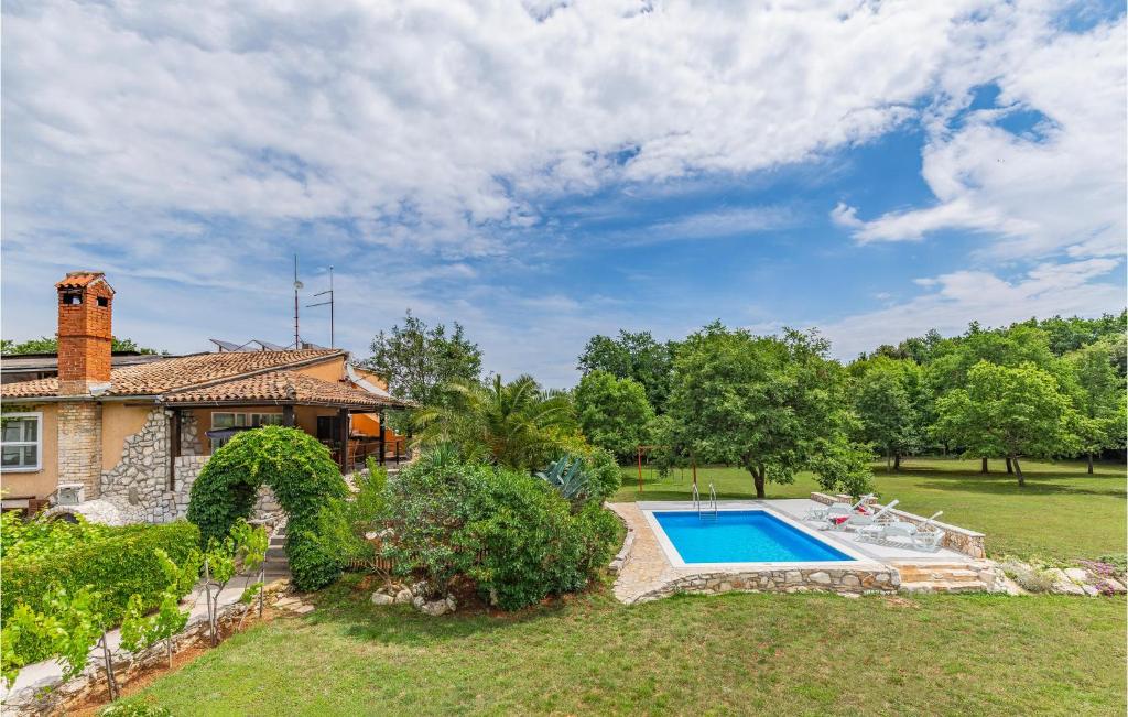 Three-Bedroom Holiday Home In Valtura — photo 1