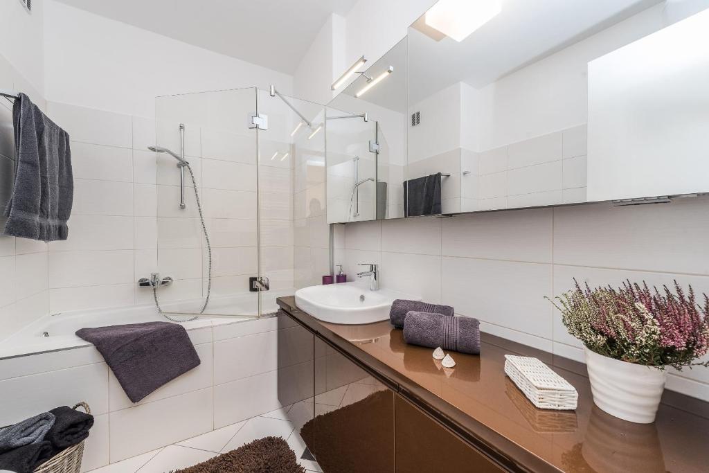Penthouse with roof terrace with jacuzzi photo 2