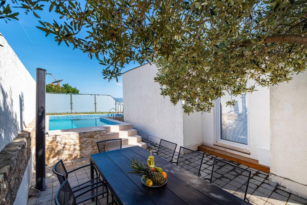 MY DALMATIA - Sea view apartment Dajana with private pool photo 2