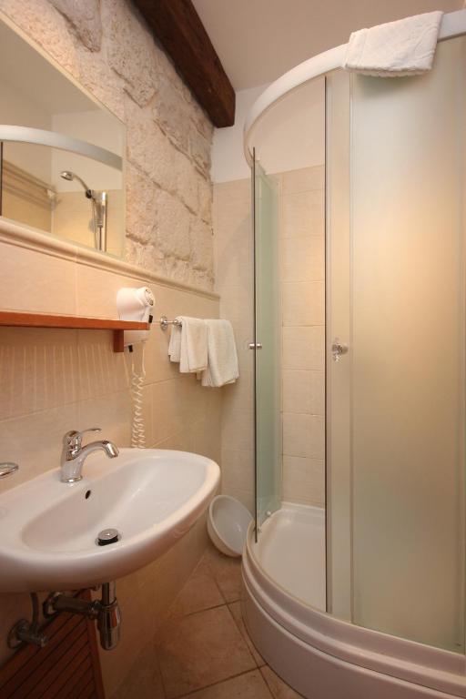 Apartments by the sea Komiza photo 3
