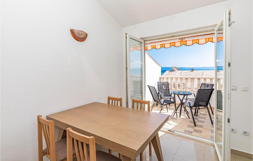 Cozy Apartment In Makarska With Wifi photo 2