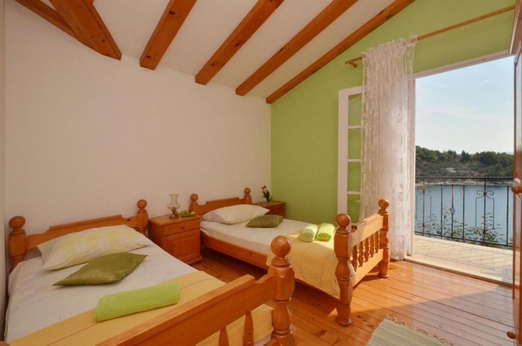 Seaside family friendly house with a swimming pool Cove Mikulina Luka photo 2