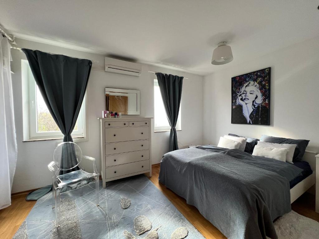 Sea View Apartment photo 2
