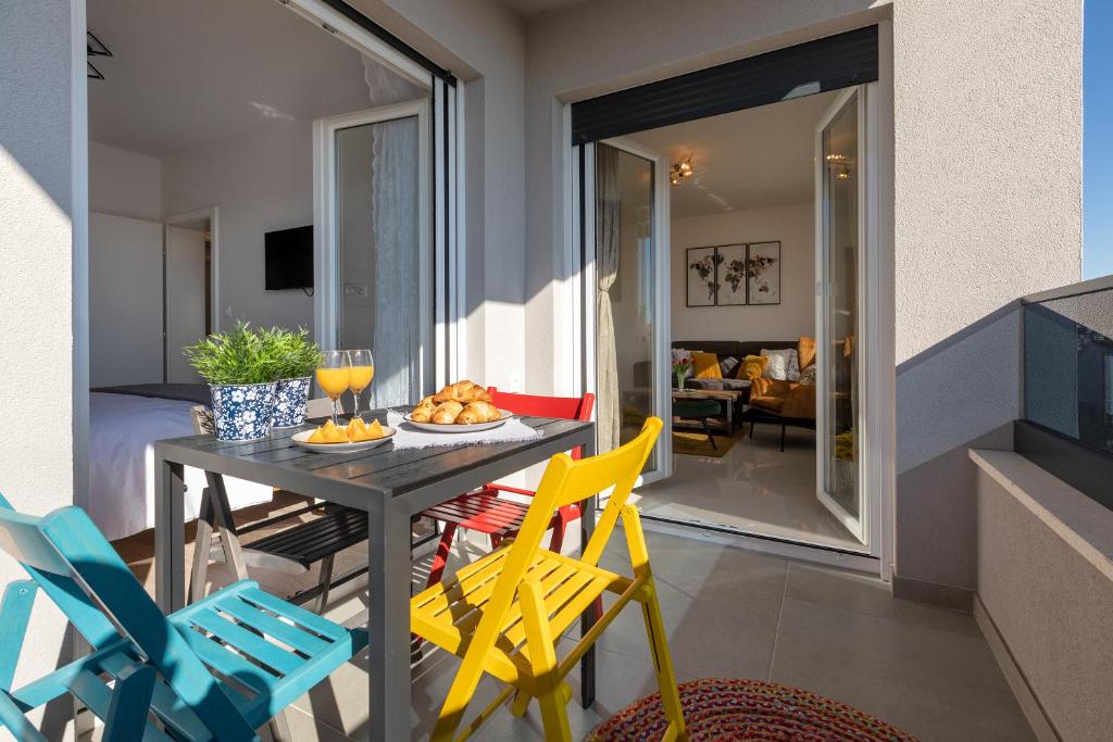 Sunny Island Apartment — photo 1