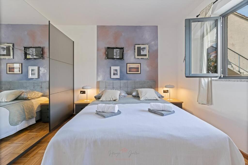 Strelitzia apartment Split with jacuzzi photo 2