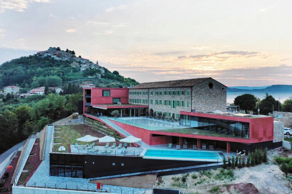 ROXANICH Winery and Design Hotel — photo 1