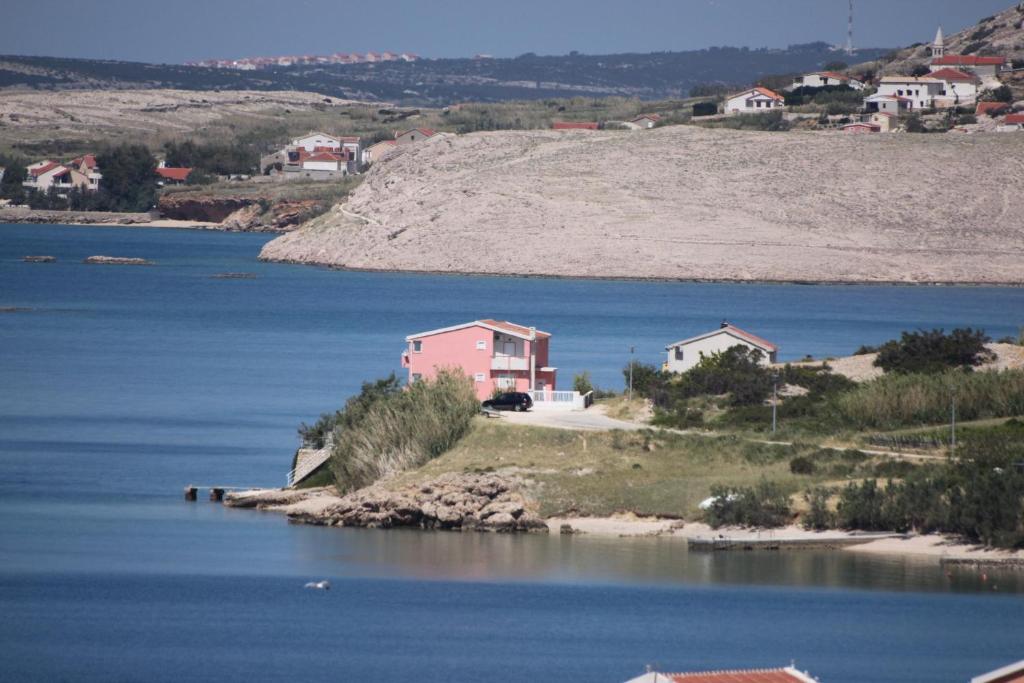 Apartments by the sea Metajna — photo 1