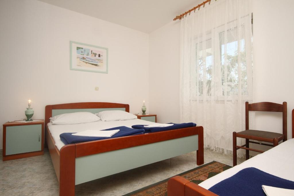 Apartments by the sea Metajna photo 2
