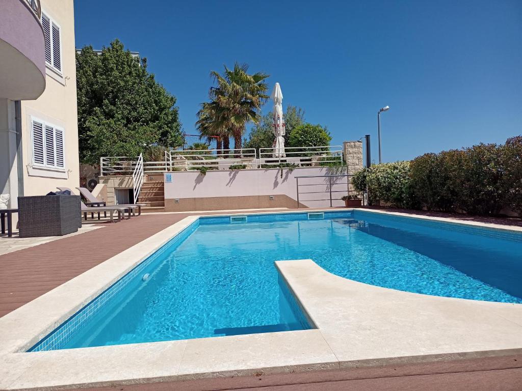 SKY - beautiful rooftop apartment with shared pool — photo 1