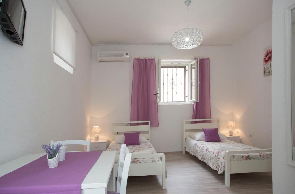 Summer Bay Apartments photo 2