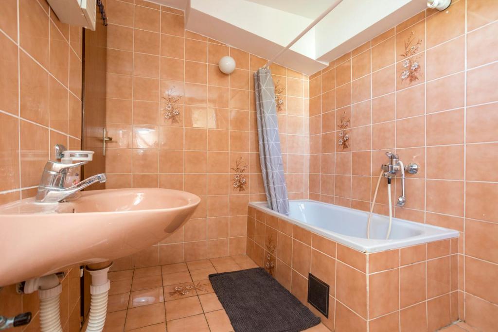 Apartment Martina by El-Pi Tours photo 3