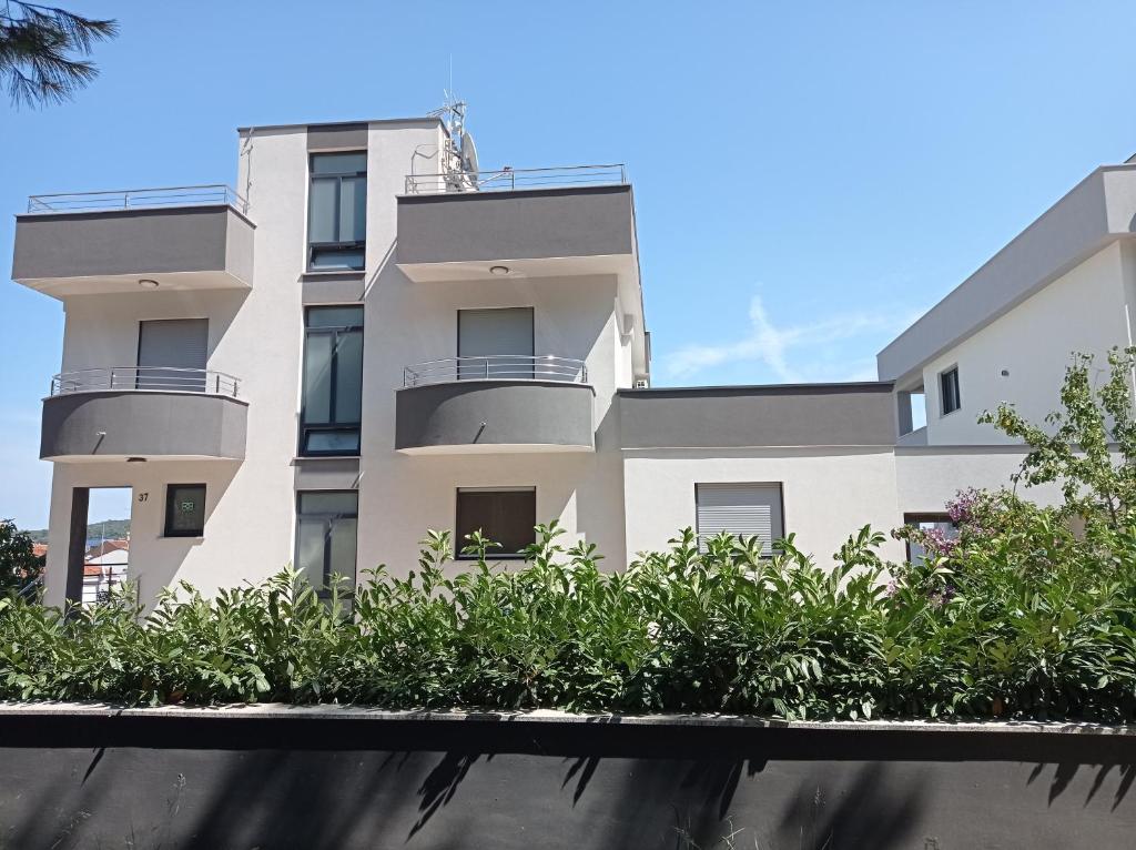 Studio apartment with pool photo 2